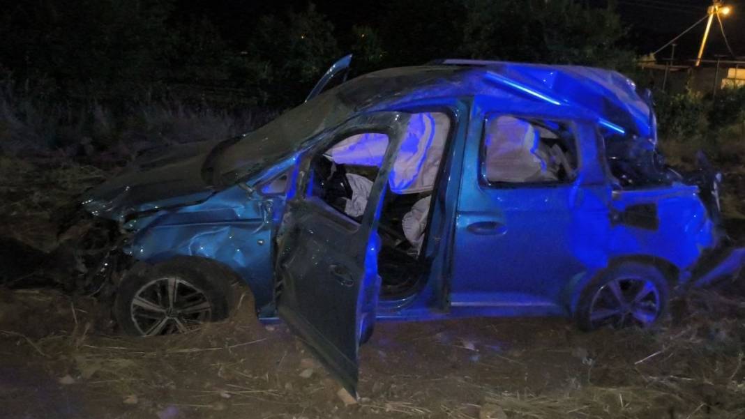 Hurdaya dönen araçtan yara bile almadan çıktı! Görgü tanığının sözleri dikkat çekti 6